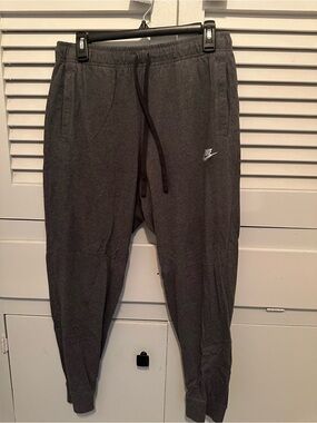 Nike Men's Charcoal Gray Jogger Sweatpants with Drawstring
